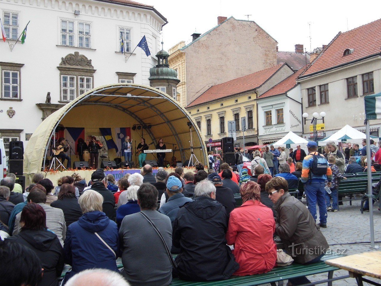 2016 年圣瓦茨拉夫市场和 Ivančický 烧烤节