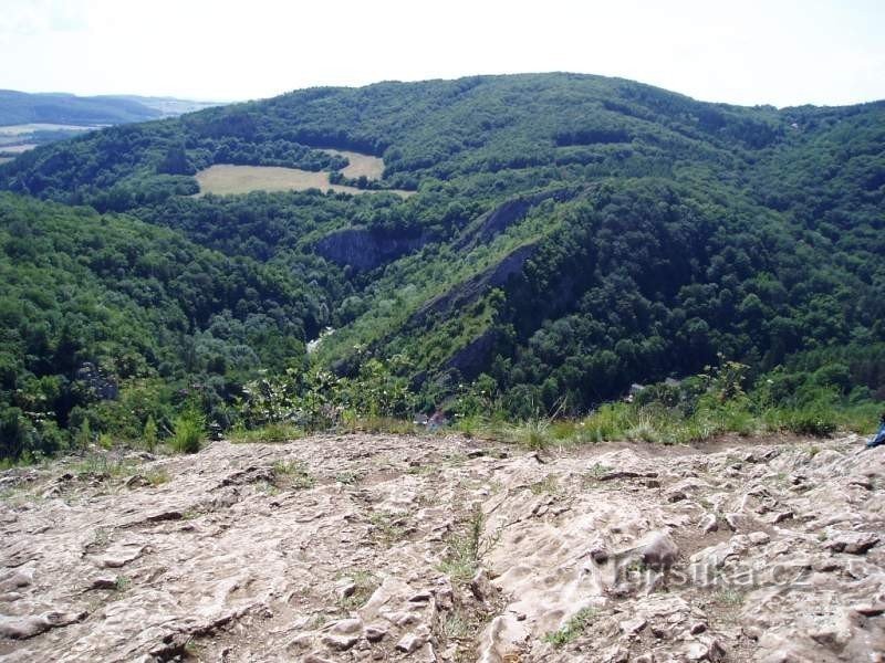 Johannes unter dem Felsen