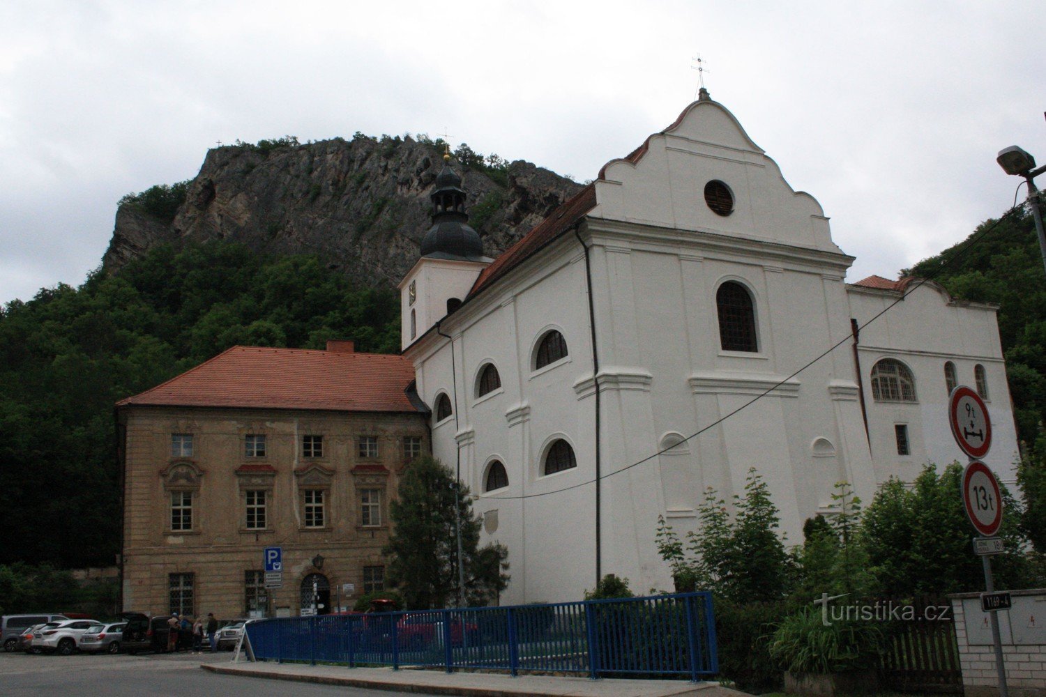 St. Jan pod Skalou et la chapelle du cimetière - la chapelle de St. Maximilien