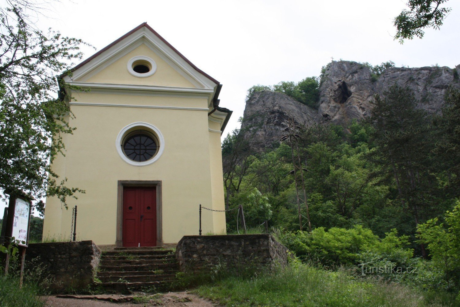 St. John unter dem Felsen und die Kapelle der Erhöhung des Heiligen Kreuzes