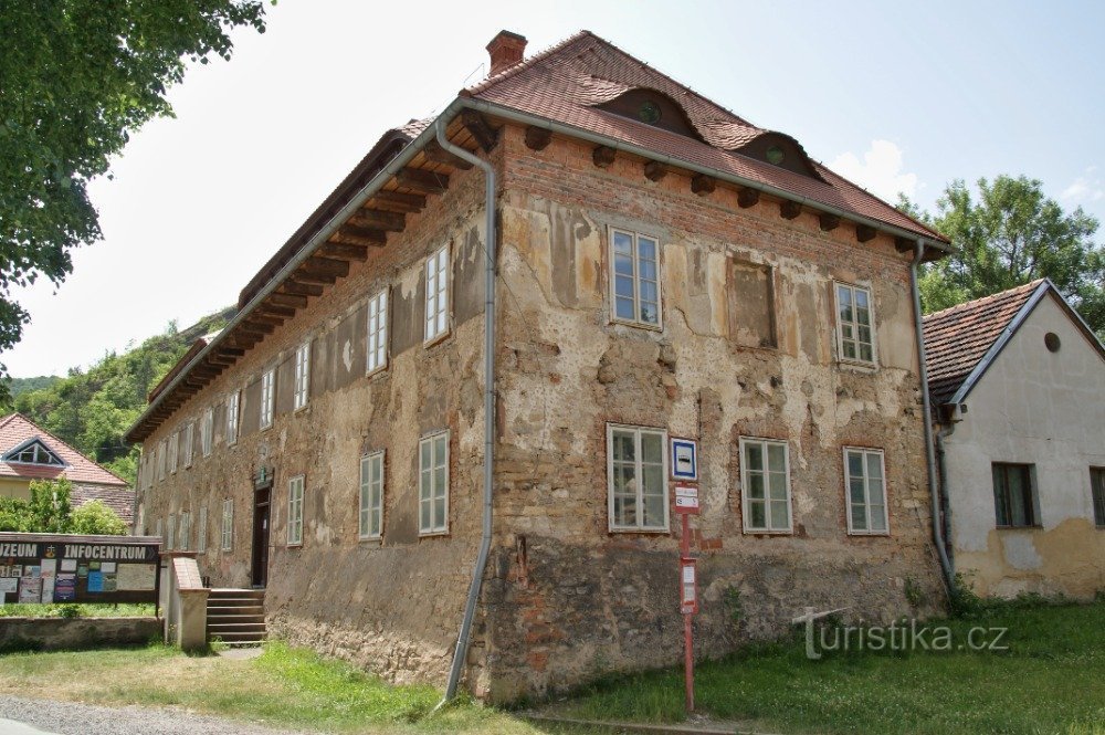 Svátý Jan pod Skalou – auberge-manoir