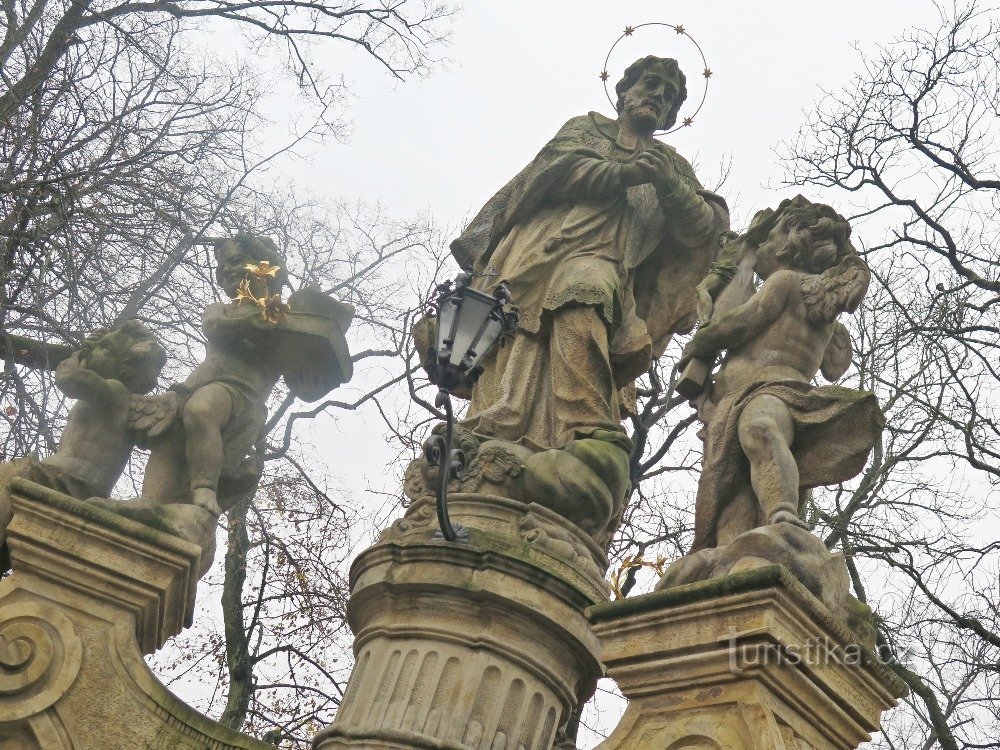 St. Kopeček nära Olomouc - staty av St. Jan Nepomucký