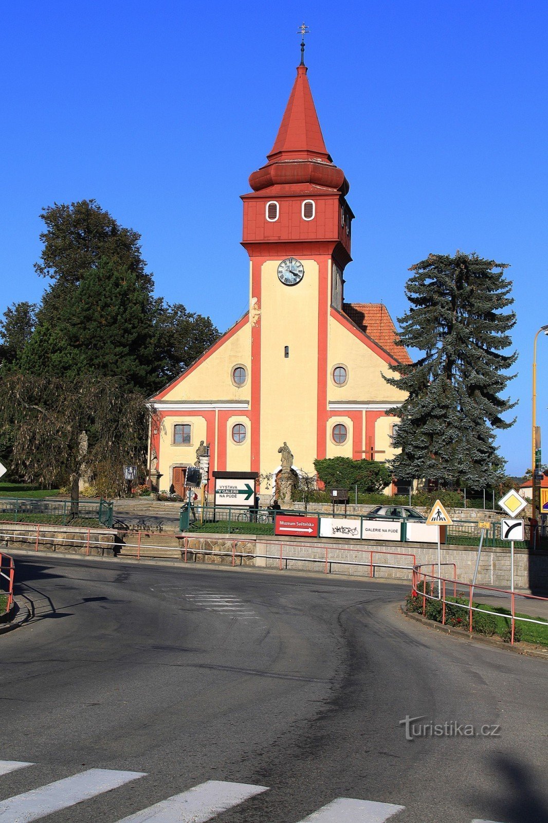 Svetlá nad Sázavou - church