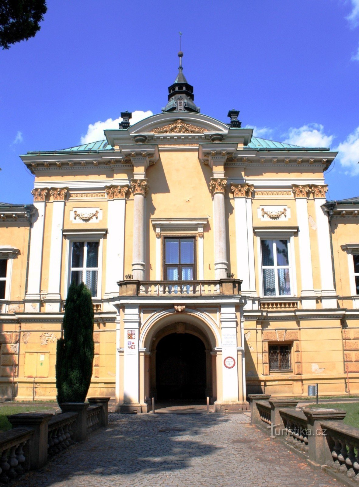 Světlá nad Sázavou - entrance facade of the castle