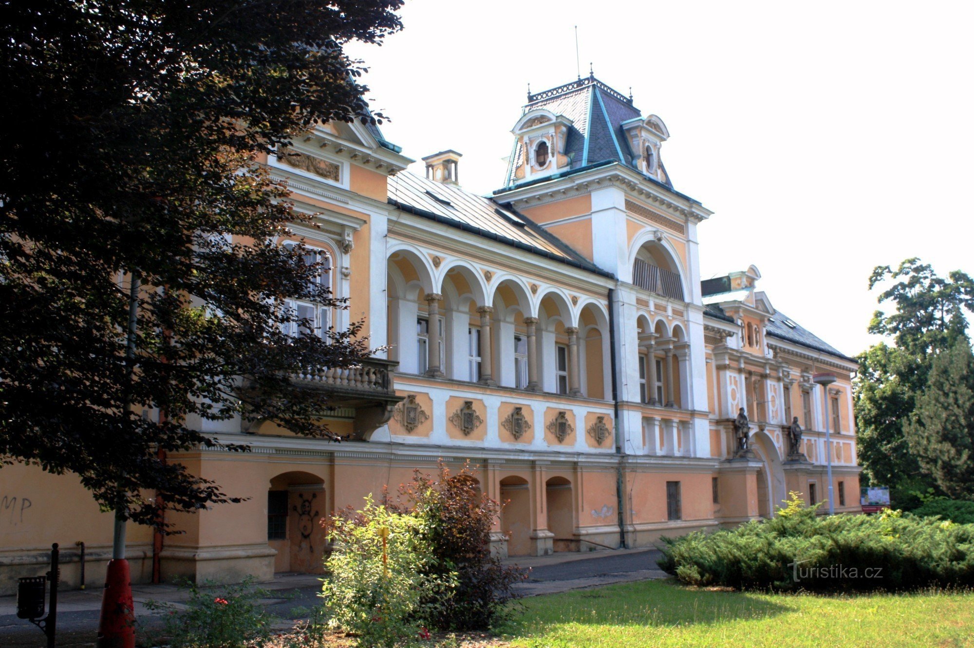 Světlá nad Sázavou - façade jardin du château