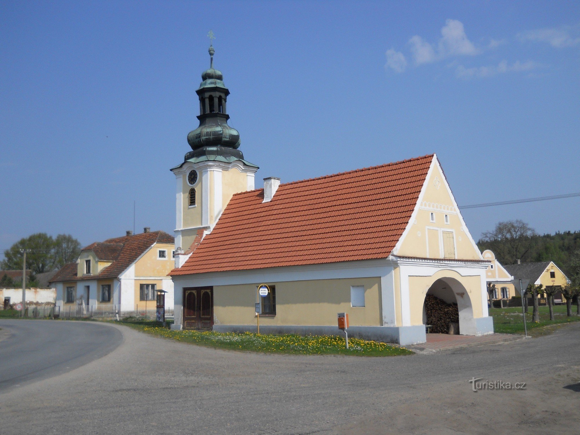 Svinky - kápolna egykorival kohó