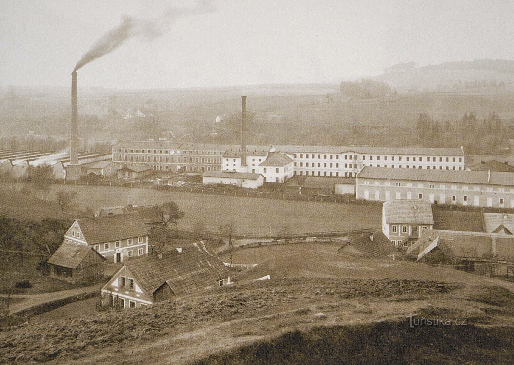 Sychrovský továrenský areál v Úpici na přelomu 19. a 20. století