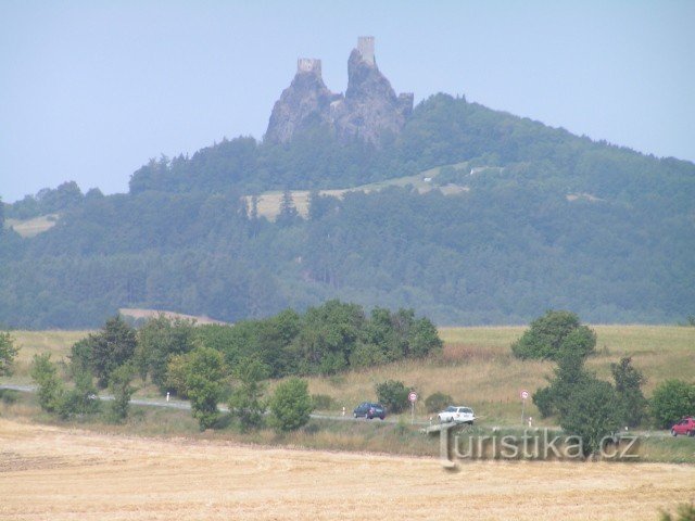 Das Symbol des Böhmischen Paradieses - die Staatsburg Trosky