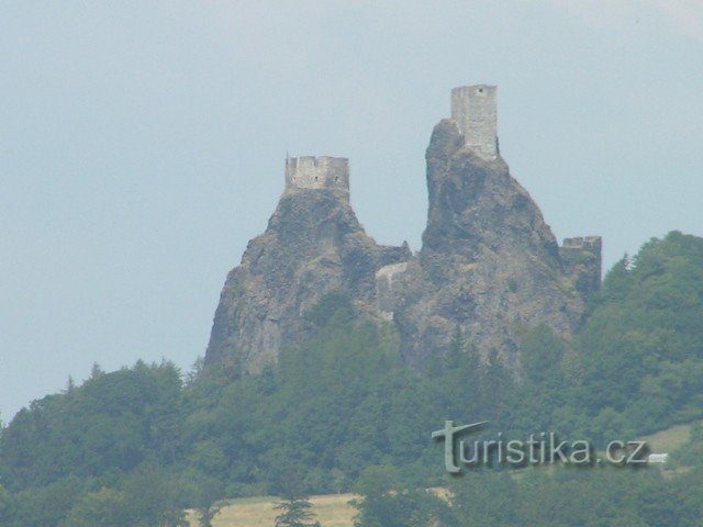 Böömin paratiisin symboli - Trosky State Castle