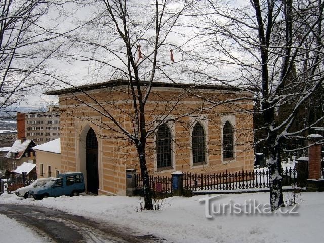 Synagogue and Jewish cemetery 13