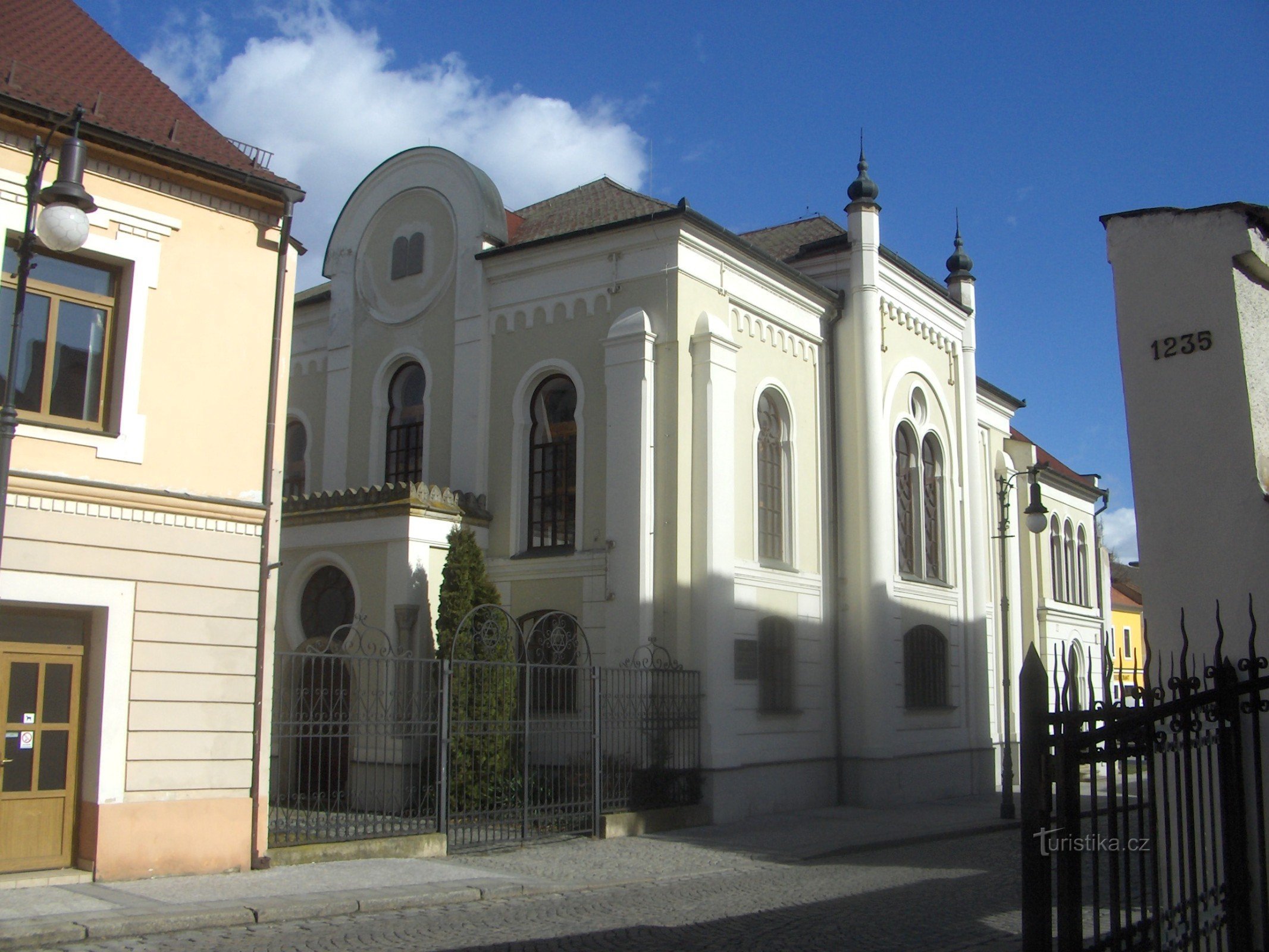 Synagoga v Lounech.