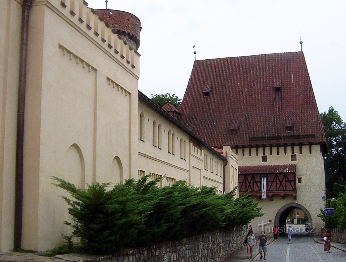 Porte Tábor-Bechyňská depuis la rue Klokotská-Photo: Ulrych Mir.