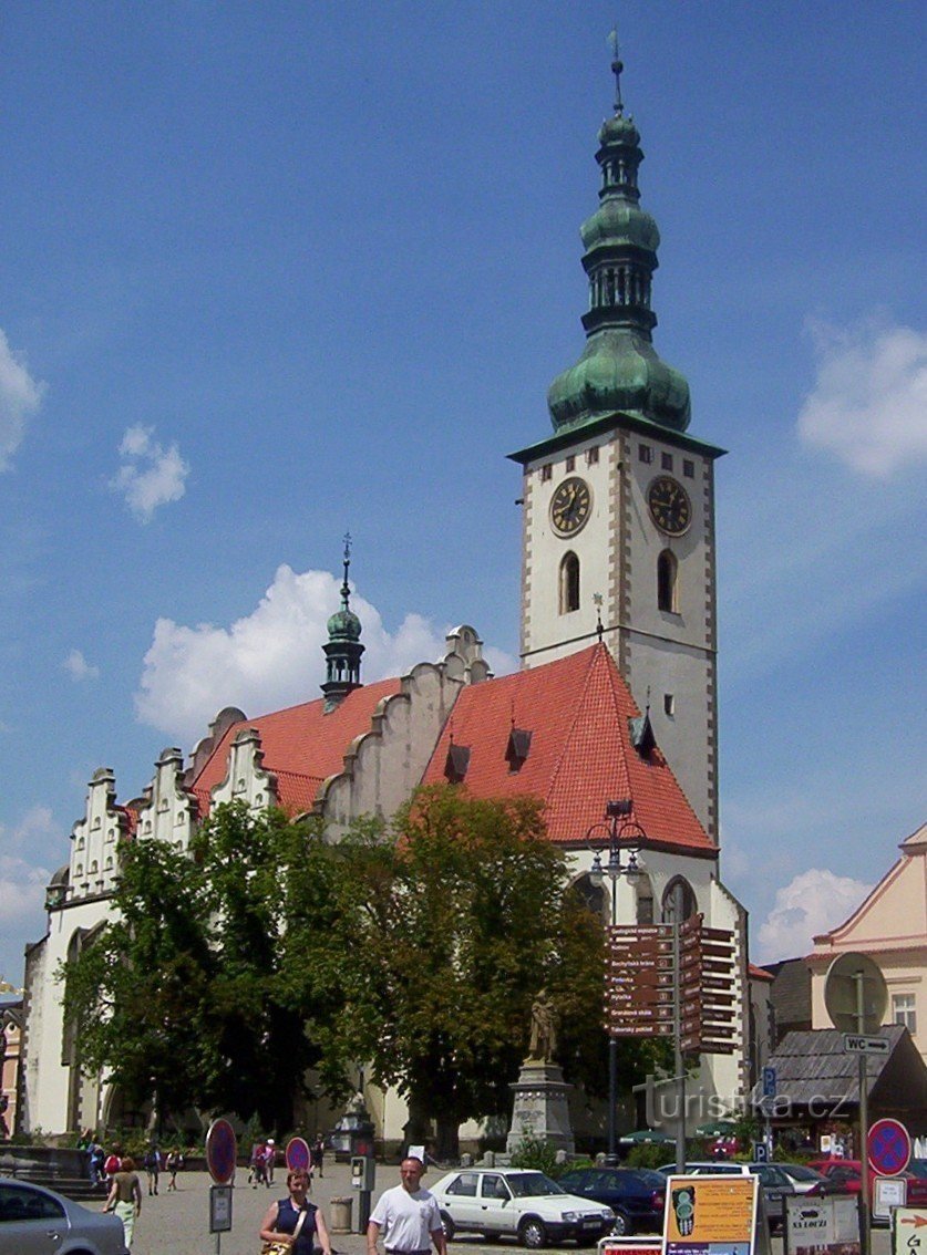 Tábor-děkanský kostel Proměnění Páně na hoře Tábor z Pražské ulice-Foto:Ulrych Mir.