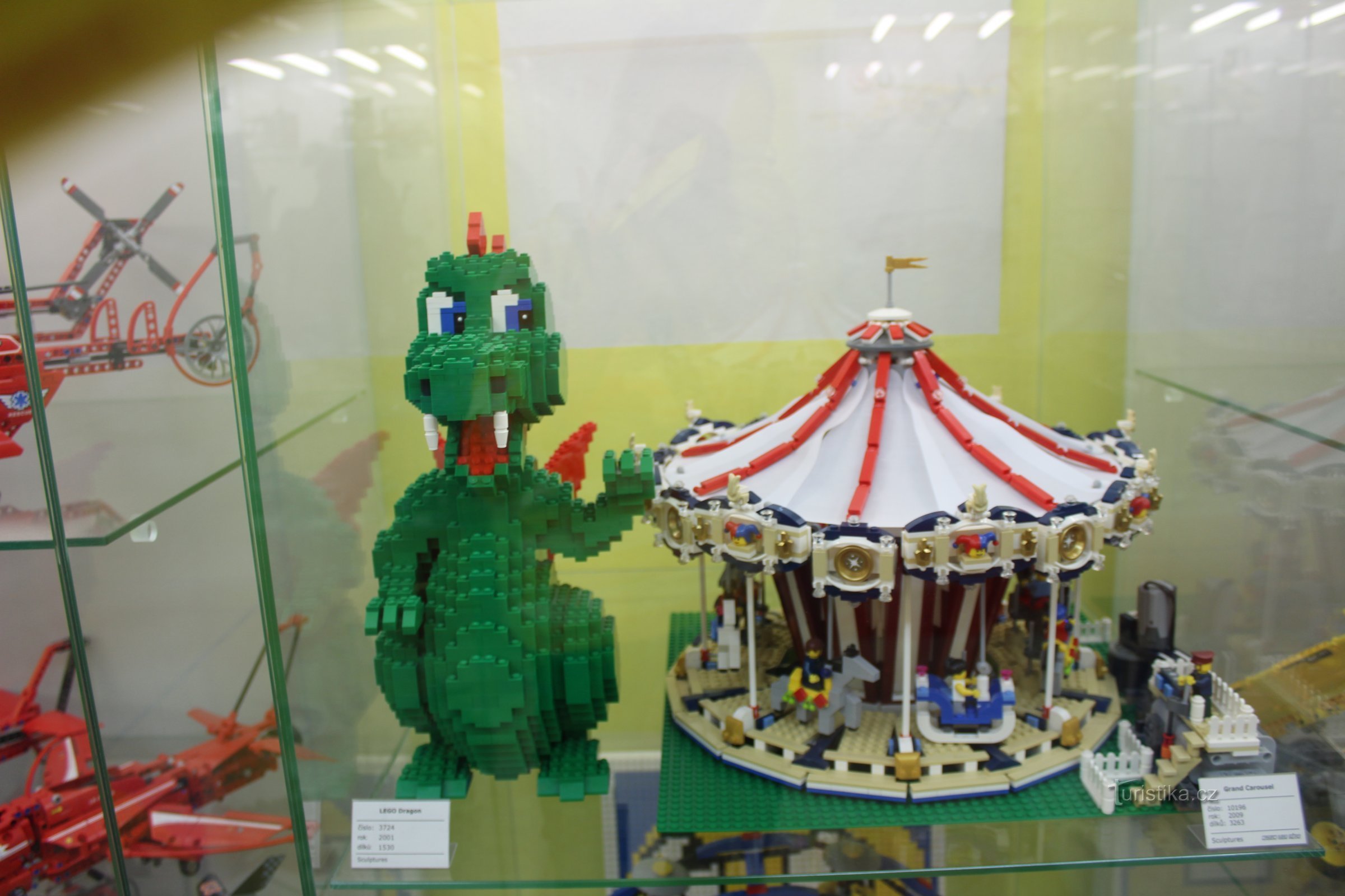 LEGO MUSEUM CAMP