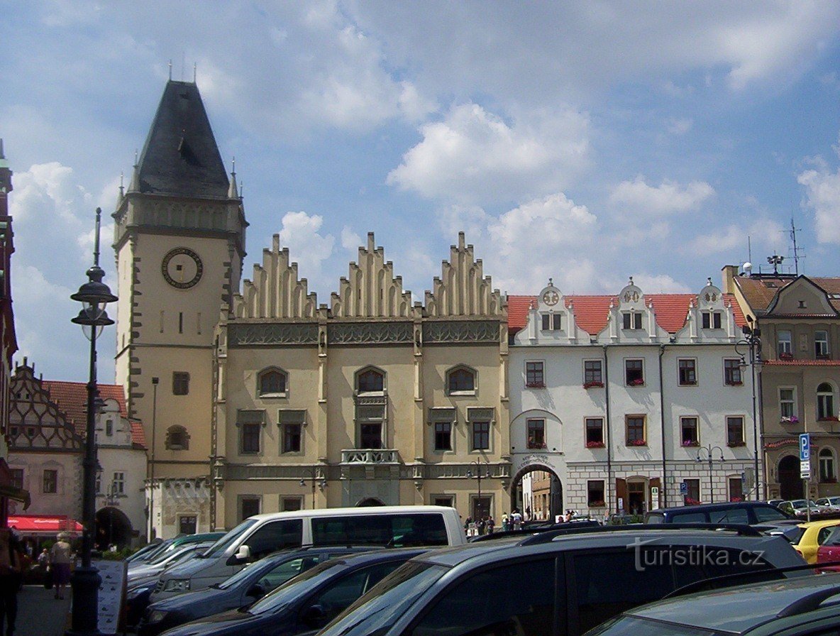 Tábor-Žižkov-torget och gamla rådhuset-Foto: Ulrych Mir.