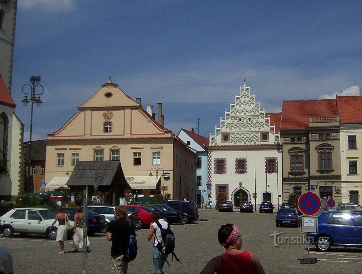 Trg Tábor-Žižkovo-župnijski in občinski urad-Foto: Ulrych Mir.