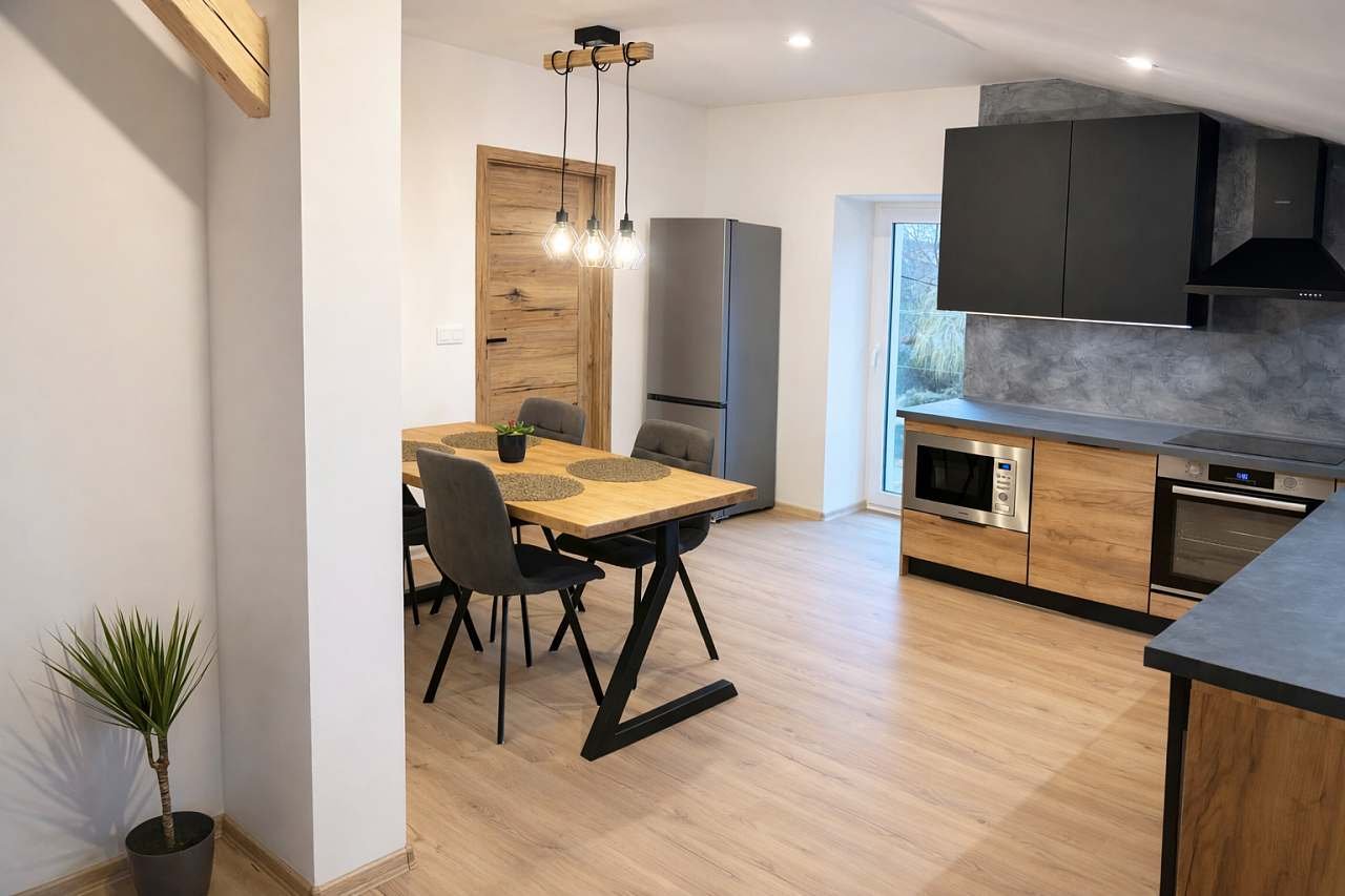 Tady se vaří s láskou. A láska znamená, že nikdo neptá, proč je to připálené.