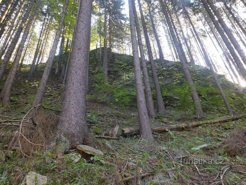 The mysterious extinct hillfort Bílá.