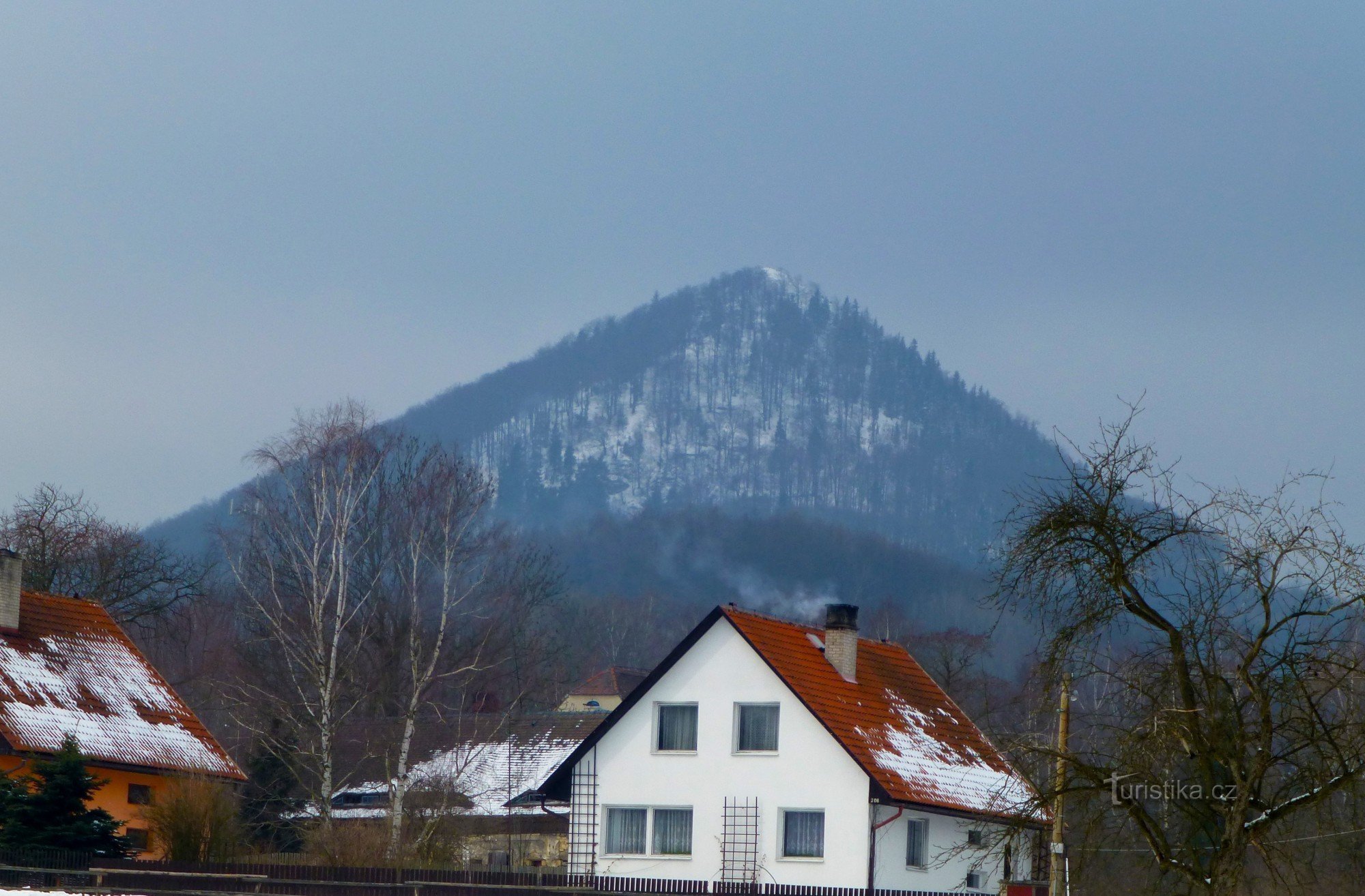 und er entfernt sich wieder.. ein Blick von Cvikov