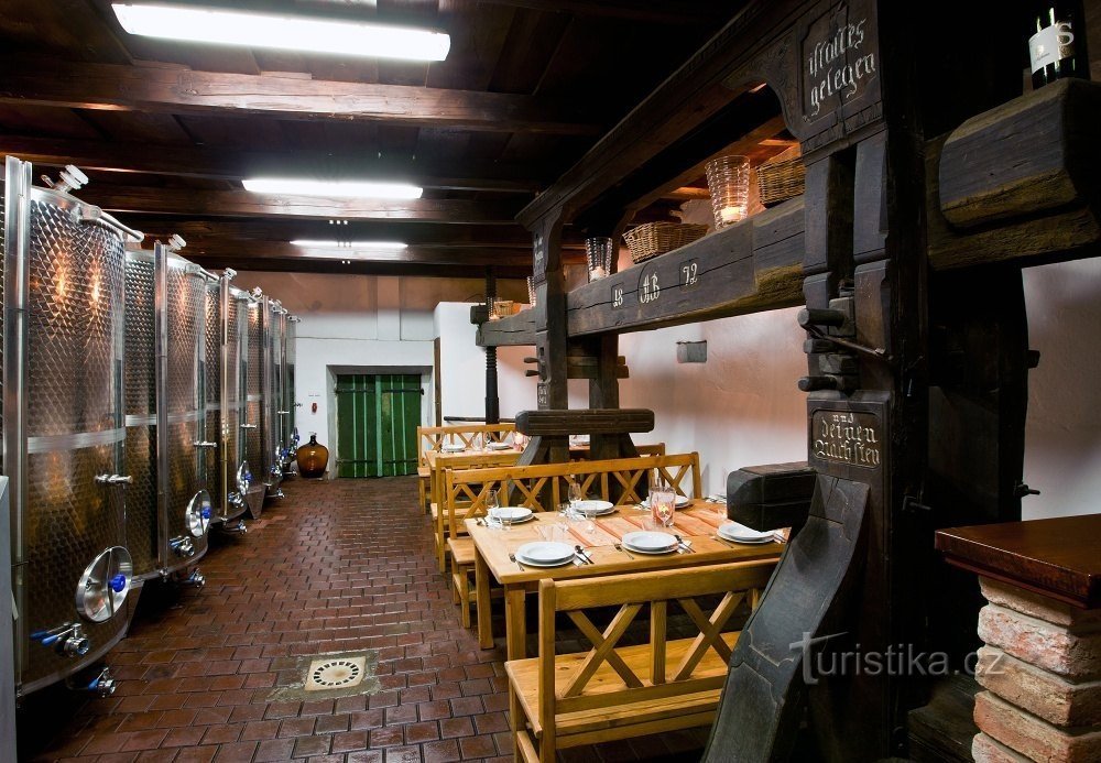 Moravia hơi khác tại nhà máy rượu ARTE VINI