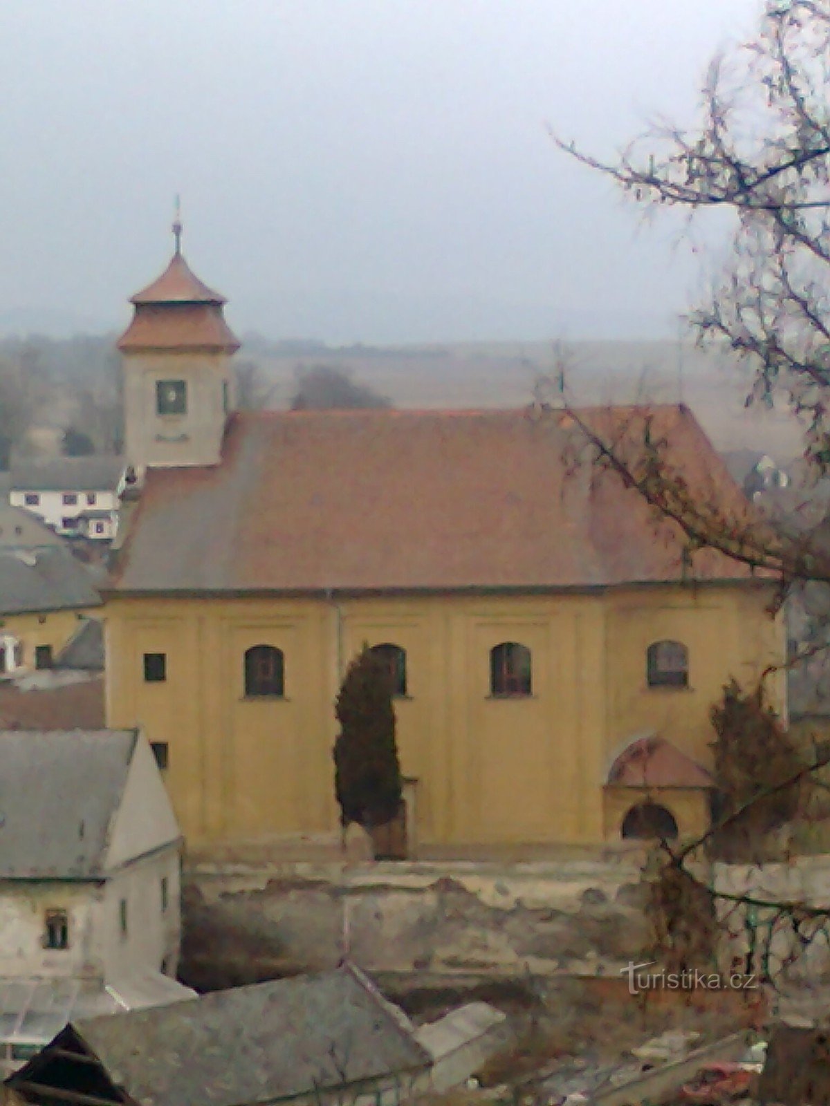 ось так виглядає церква в профіль