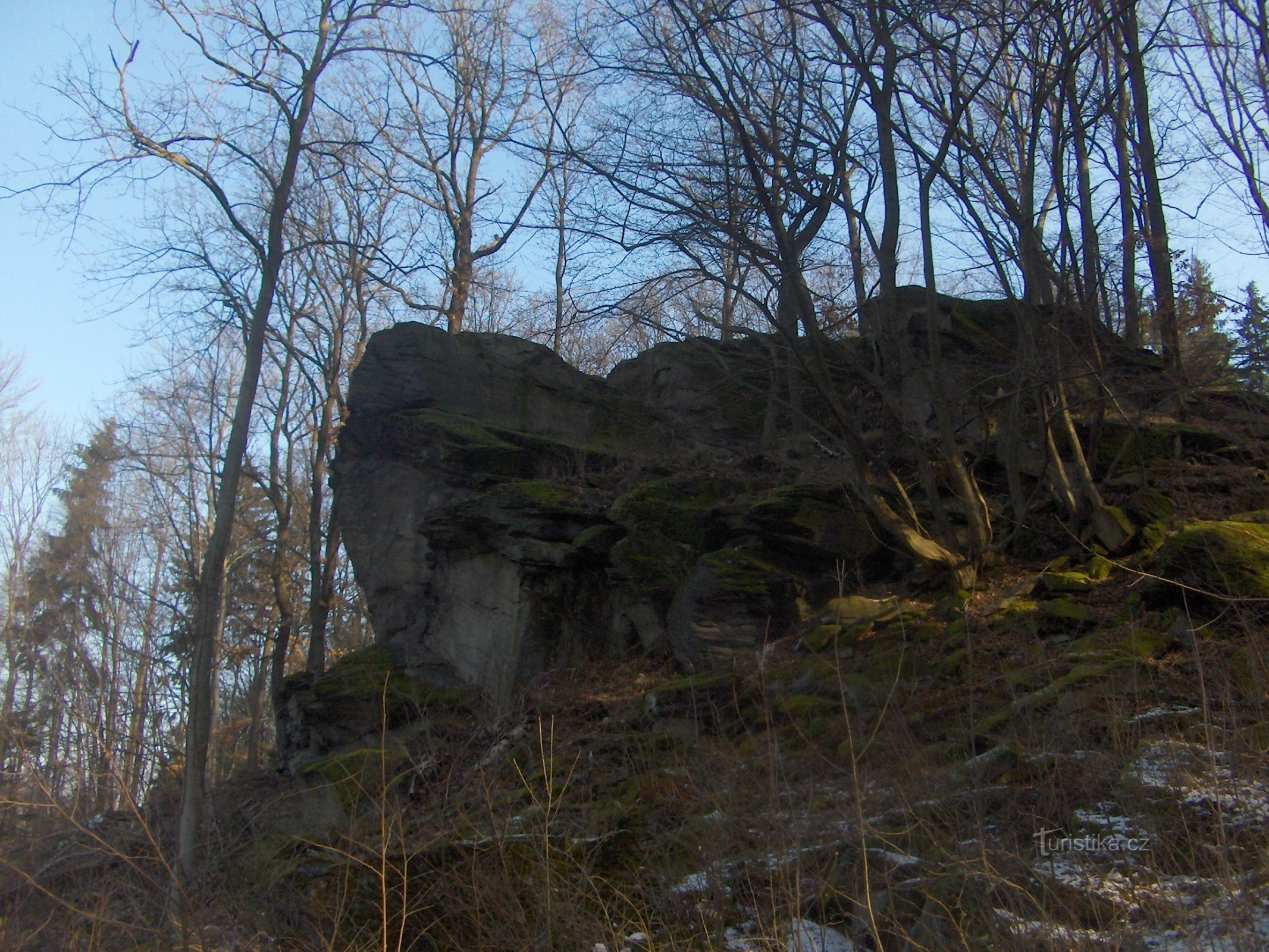 タショフ岩。