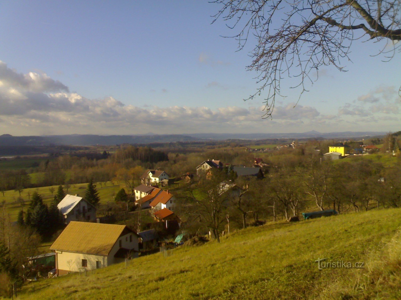 Tatobity (Zlábek) - point de vue sur l'aire de repos au-dessus du village