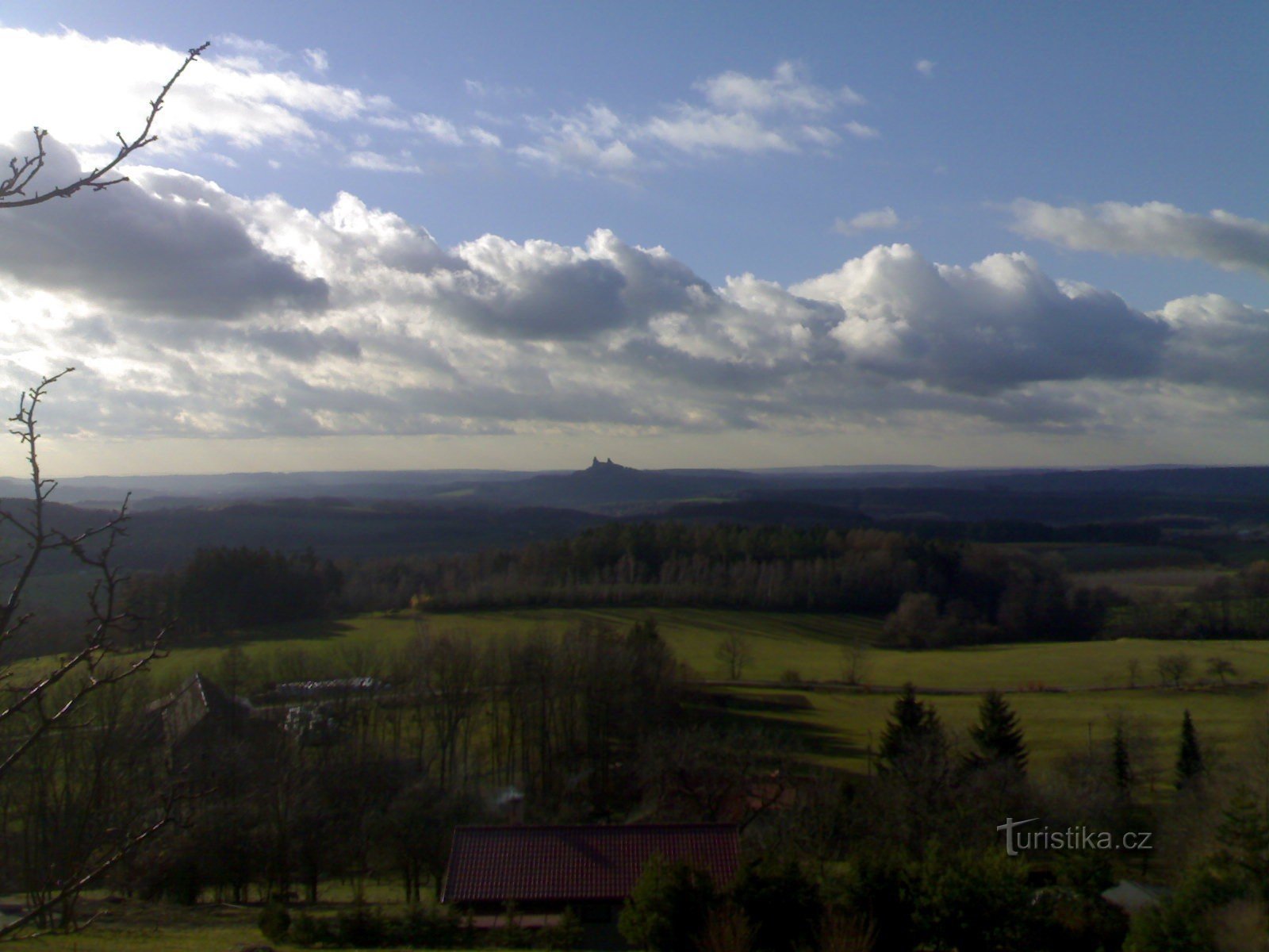 Tatobity (Zlábek) - point de vue sur l'aire de repos au-dessus du village