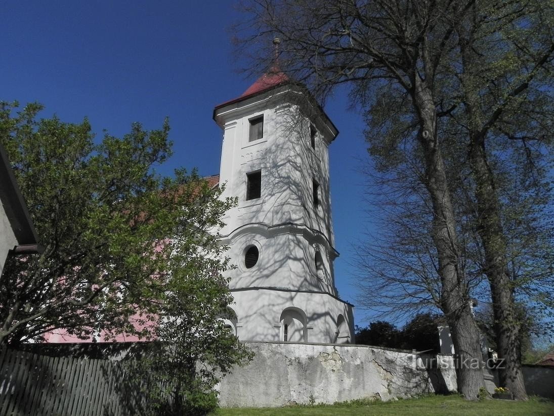 Těchonice, Pyhän Nikolauksen kirkon torni. Philip ja Jaakob