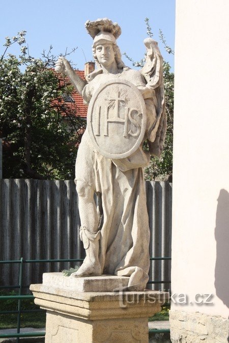 Telč - sochy podél cesty Na Dlážkách