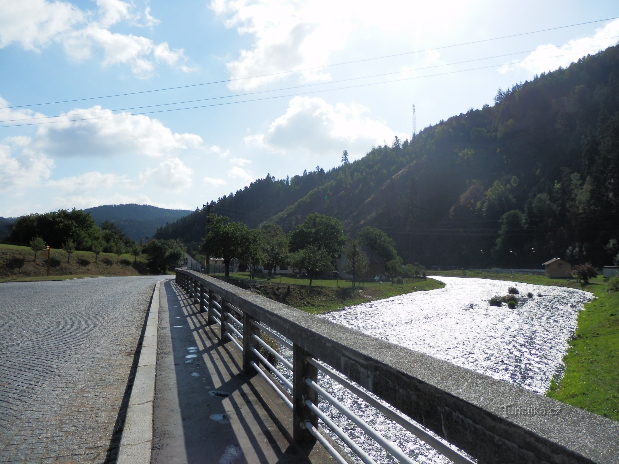 Casi una caminata de montaña en Vysočina o de Vír a Olešnice