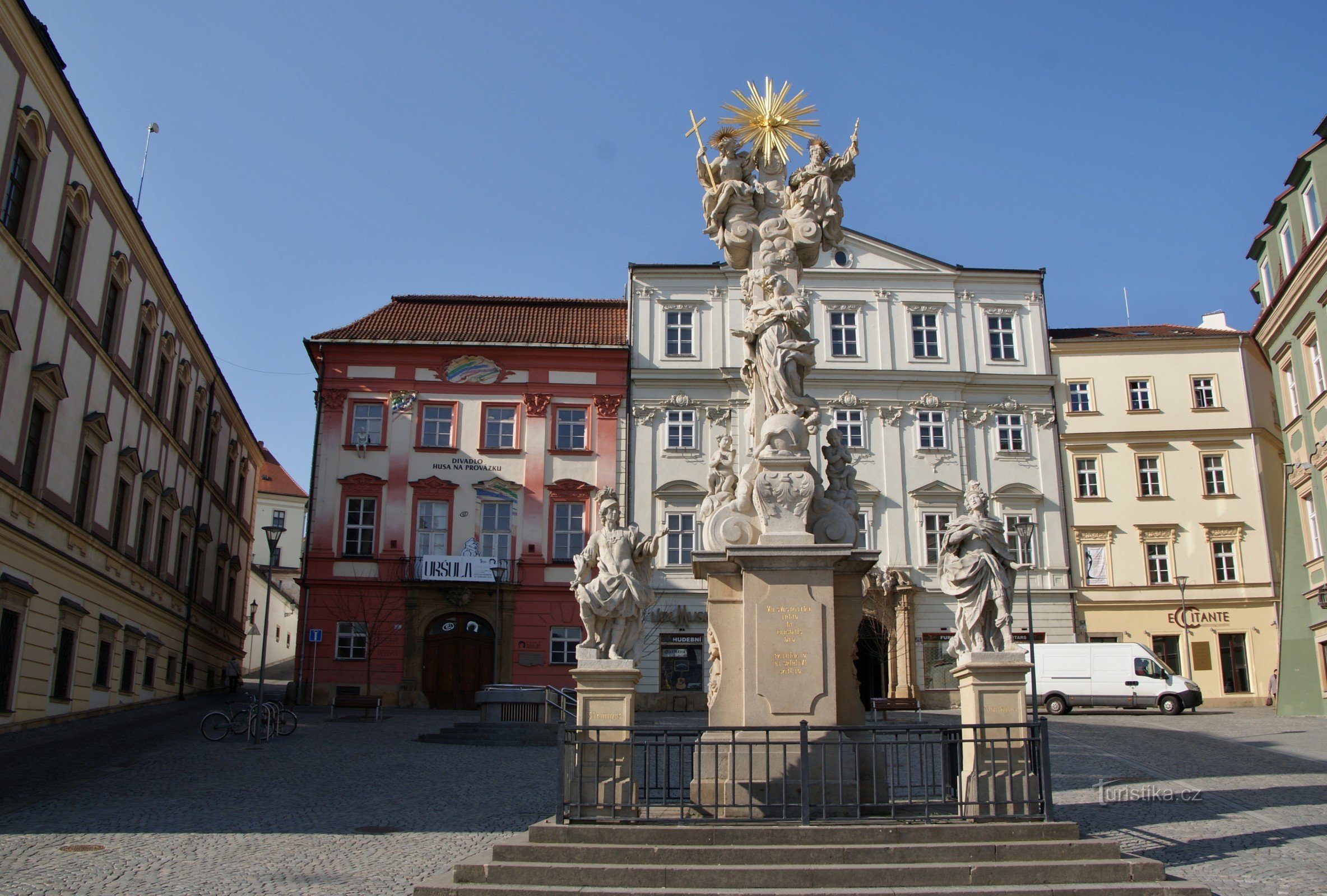 Chuyến hành hương gần như mùa xuân tới MM và Mao Trạch Đông hoặc Brno, Petrov và các thiên thần trên Špilberk