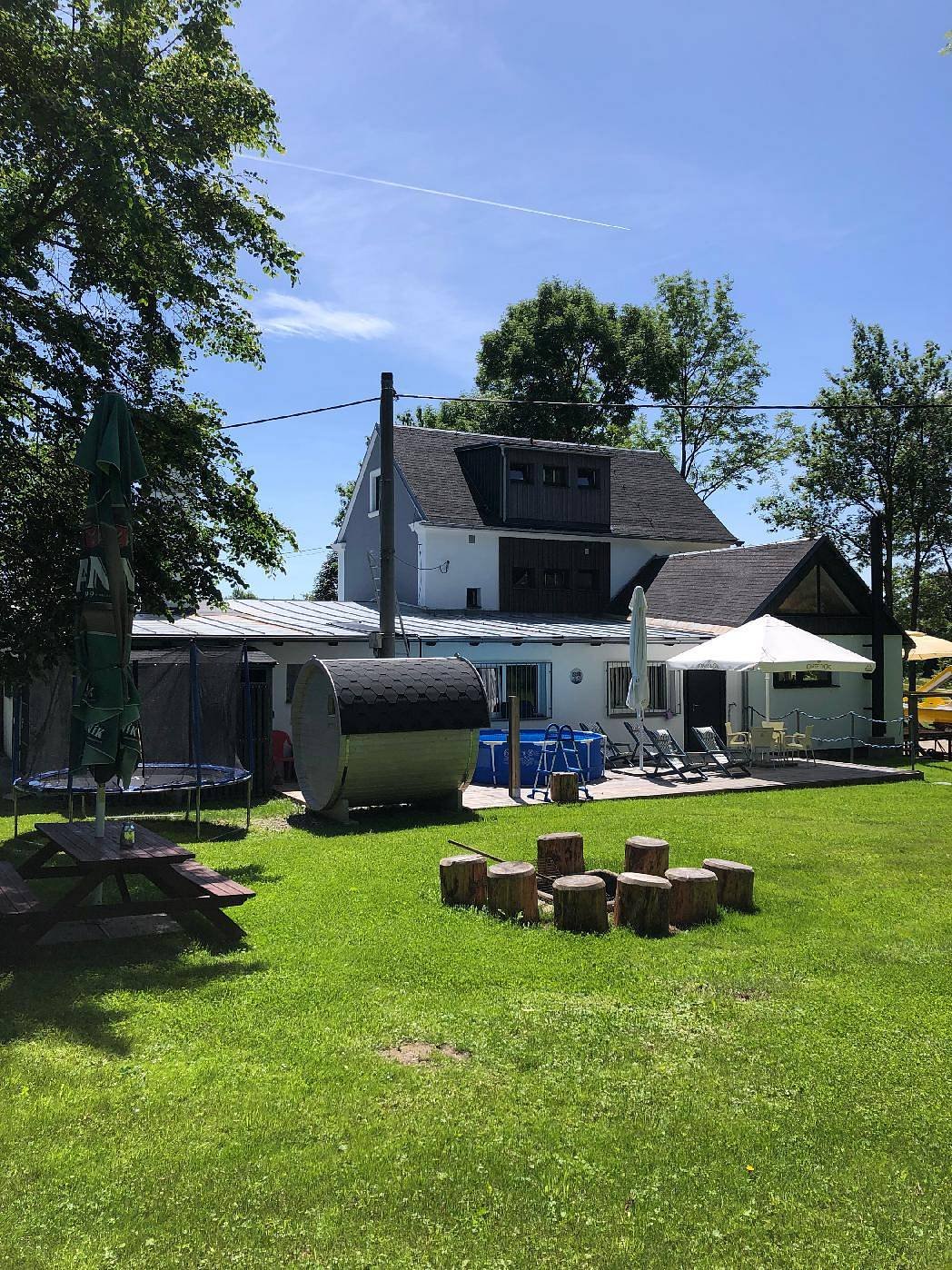 Terasa s bazénem a saunou