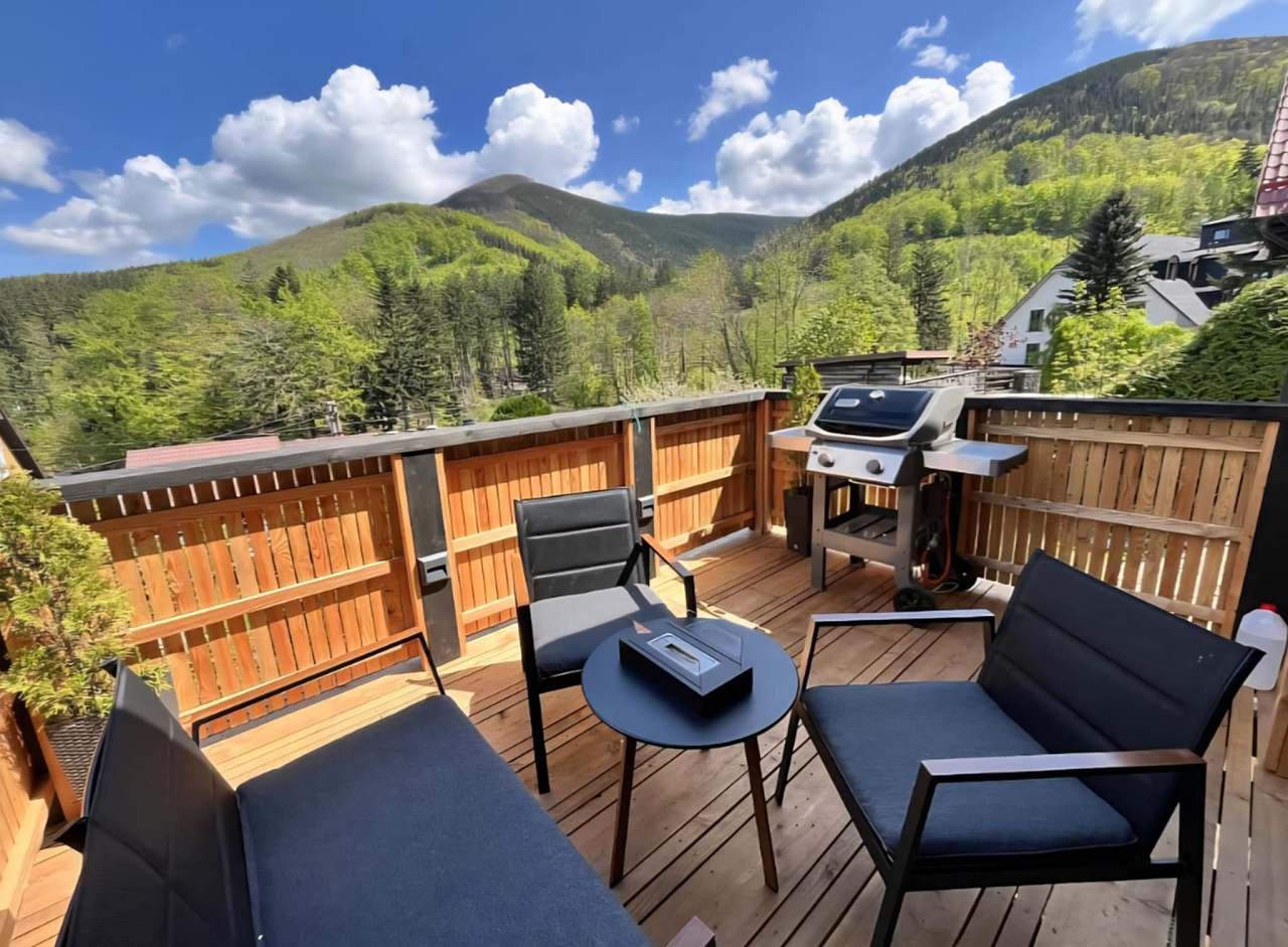 Terasa s grilem a výhledy