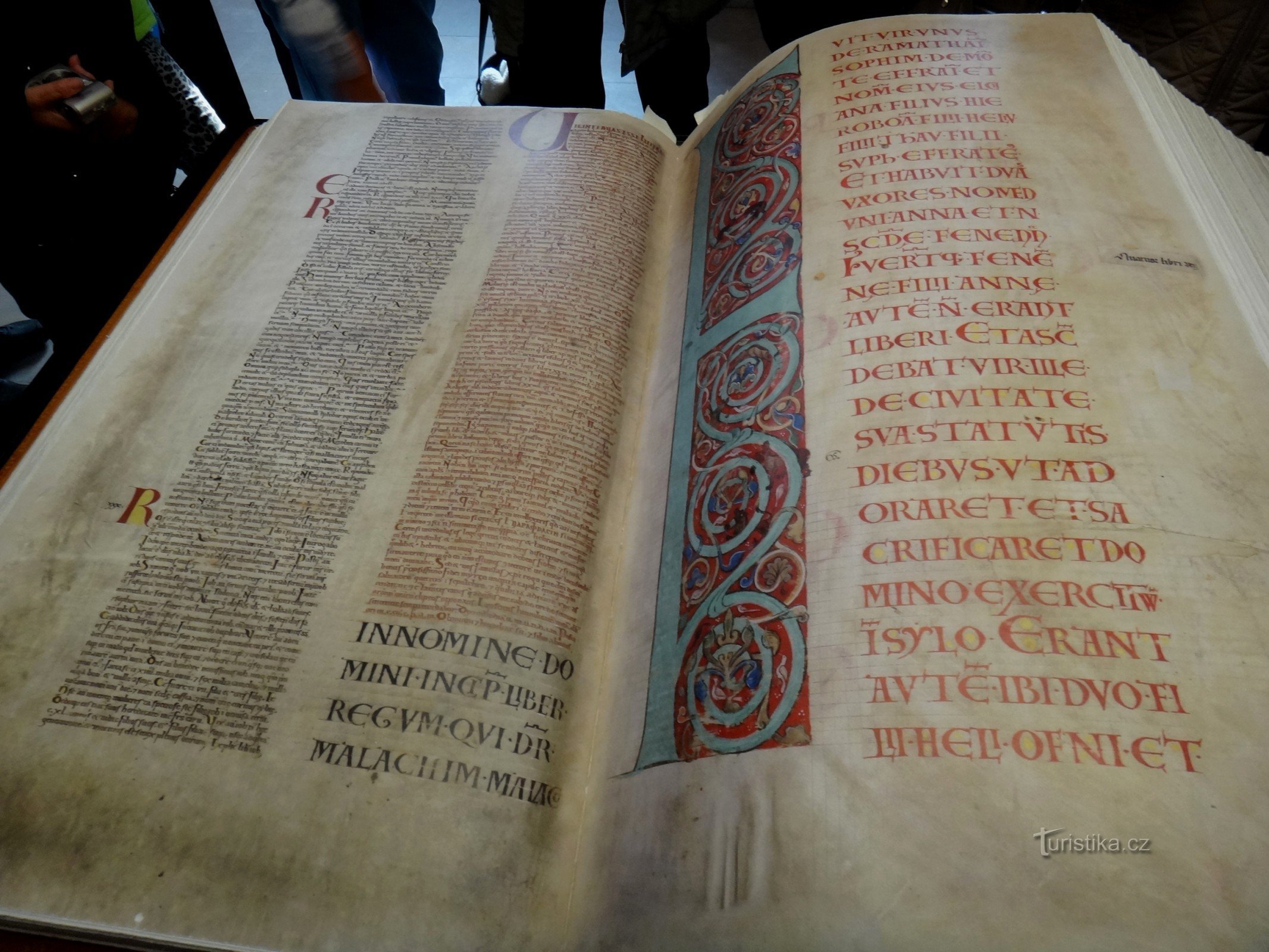 texte avec enluminures