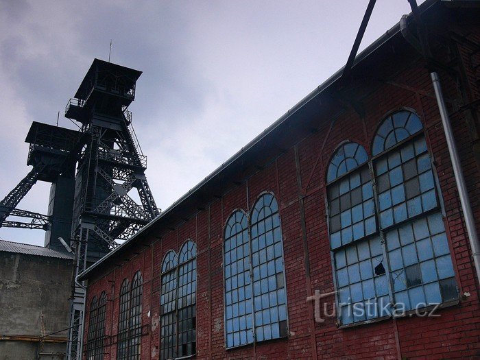 Tour minière et salle des machines