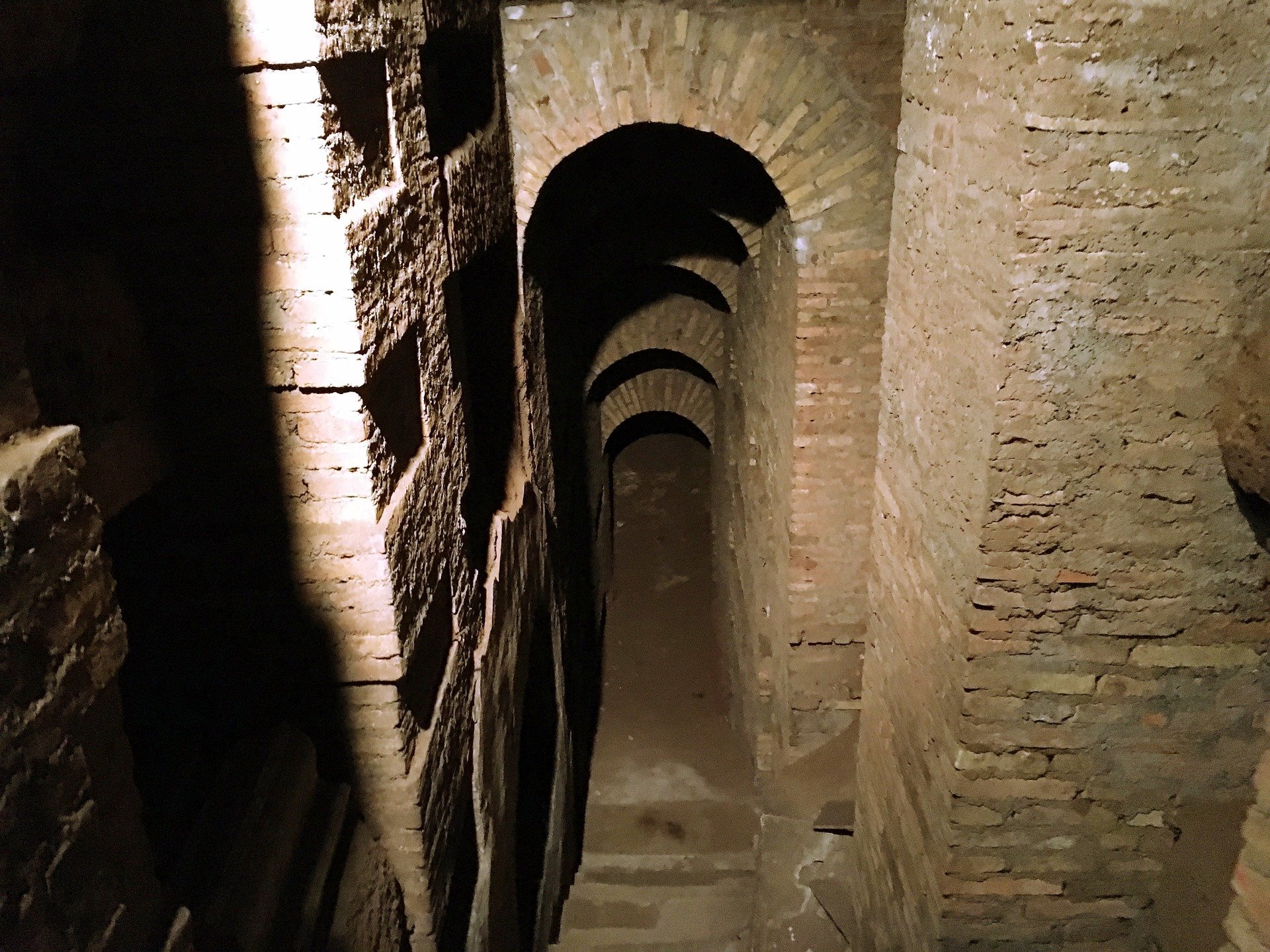 Suggerimenti per i migliori sotterranei e catacombe della Repubblica Ceca