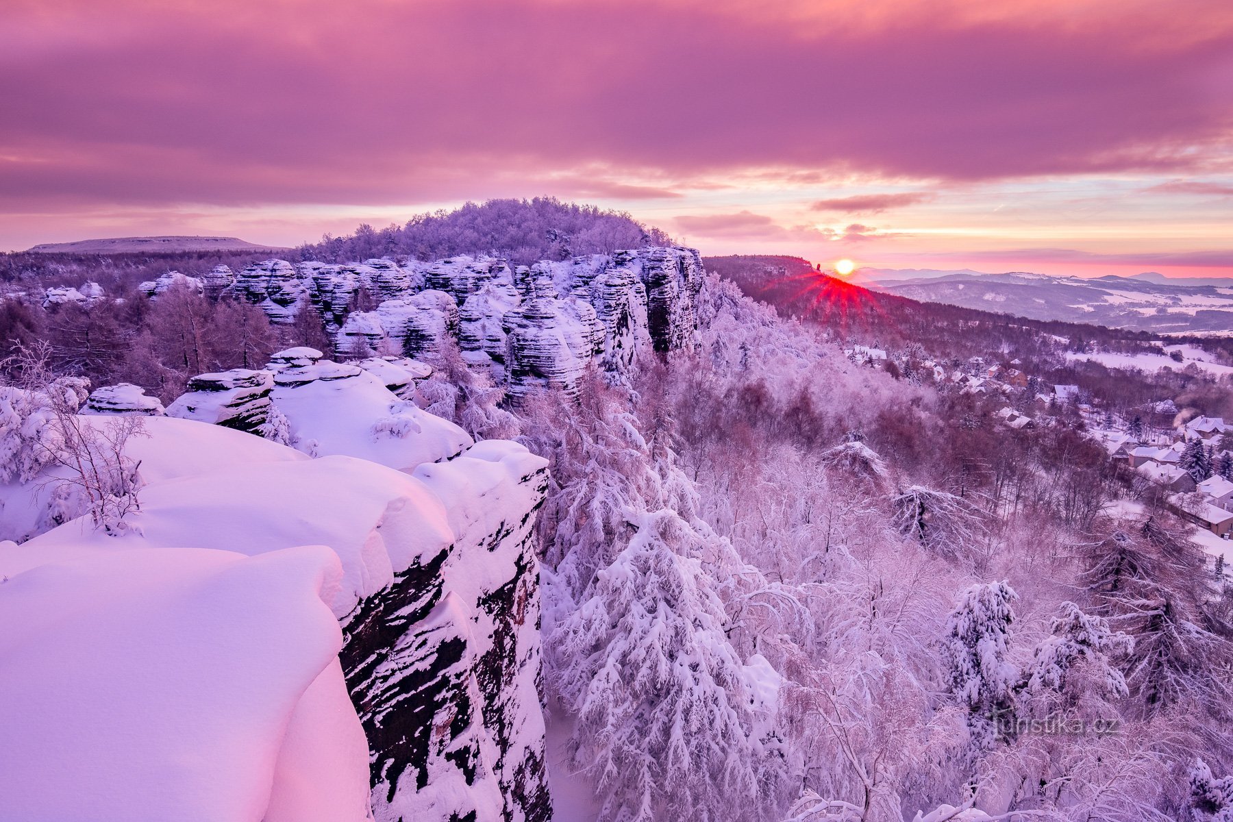 Pressväggar, 11/1/2019, Canon EOS 6D + EF 16-35mm f/4 L IS USM, 23mm, 1/13s