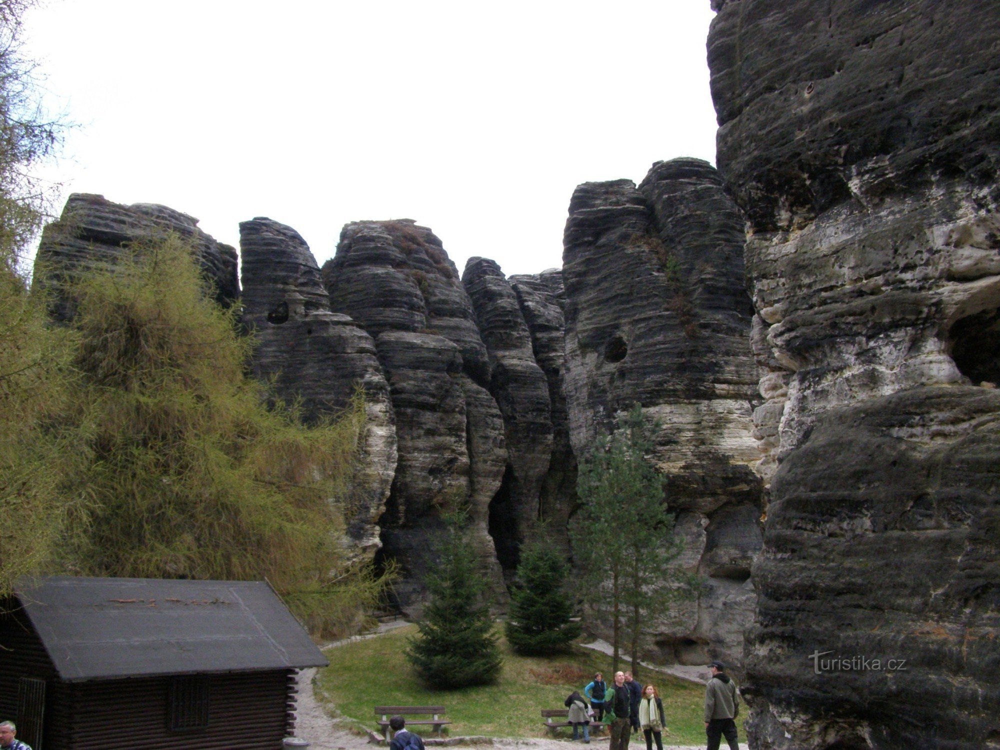 Tiske-Wände - Felsen auf einem kleinen Rundweg