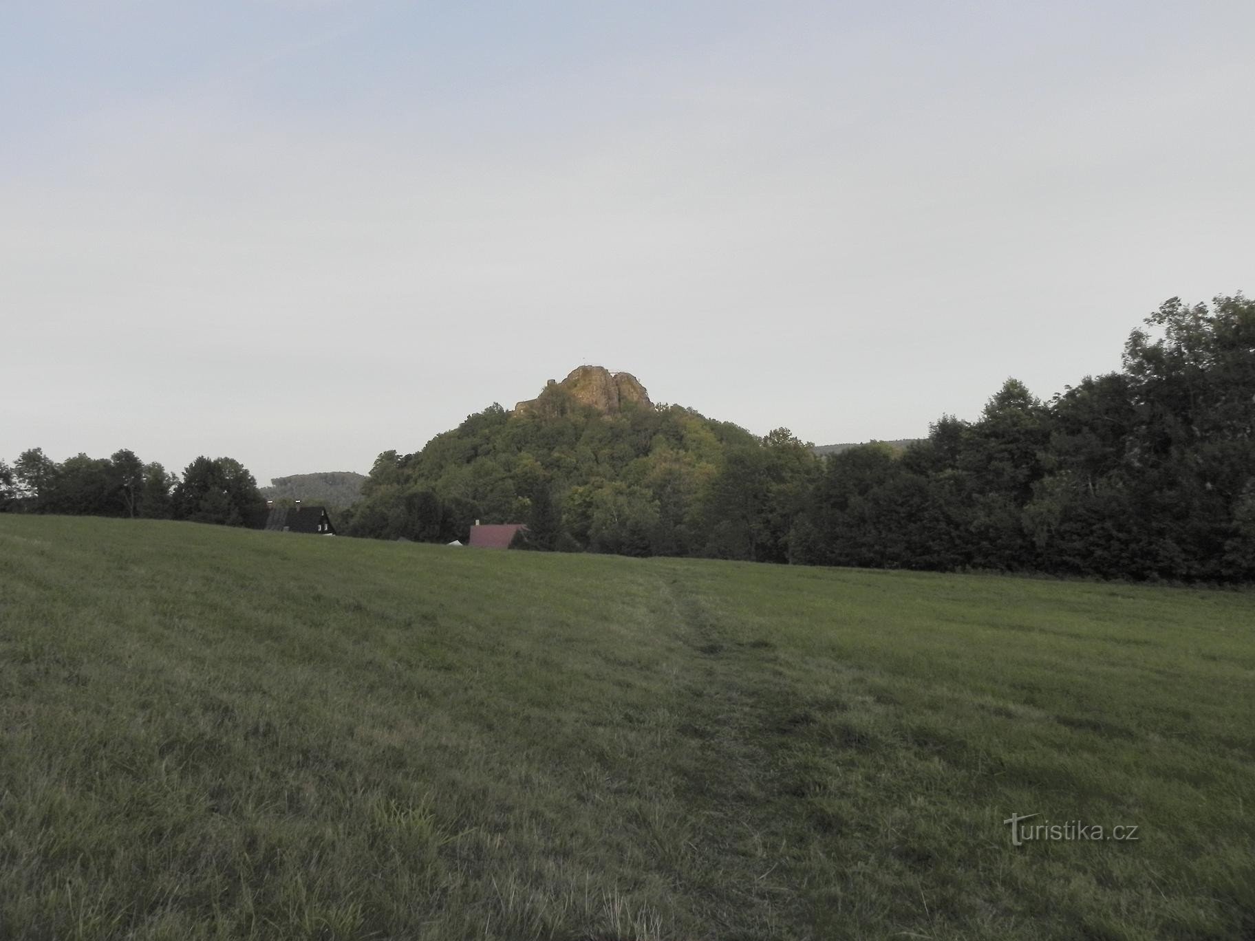 Tolštejn from the west