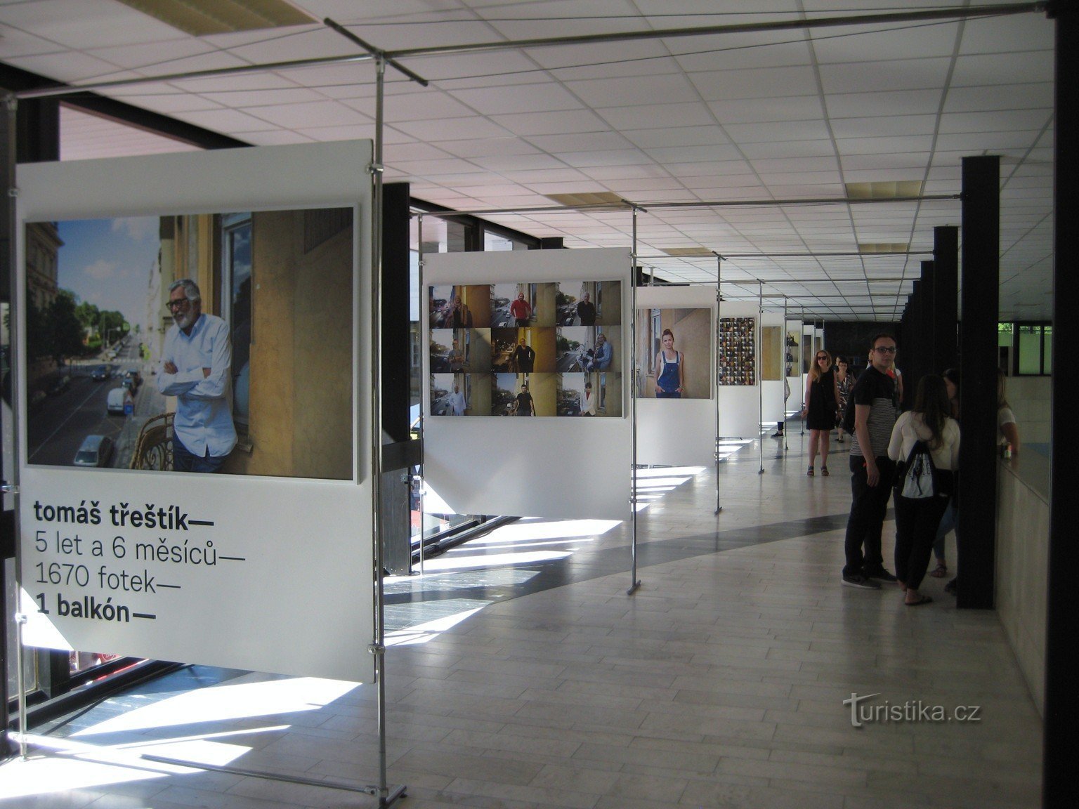 Tomáš Třeštík – 5 Jahre und 6 Monate, 1670 Fotos und 1 Balkon – Karlovy Vary