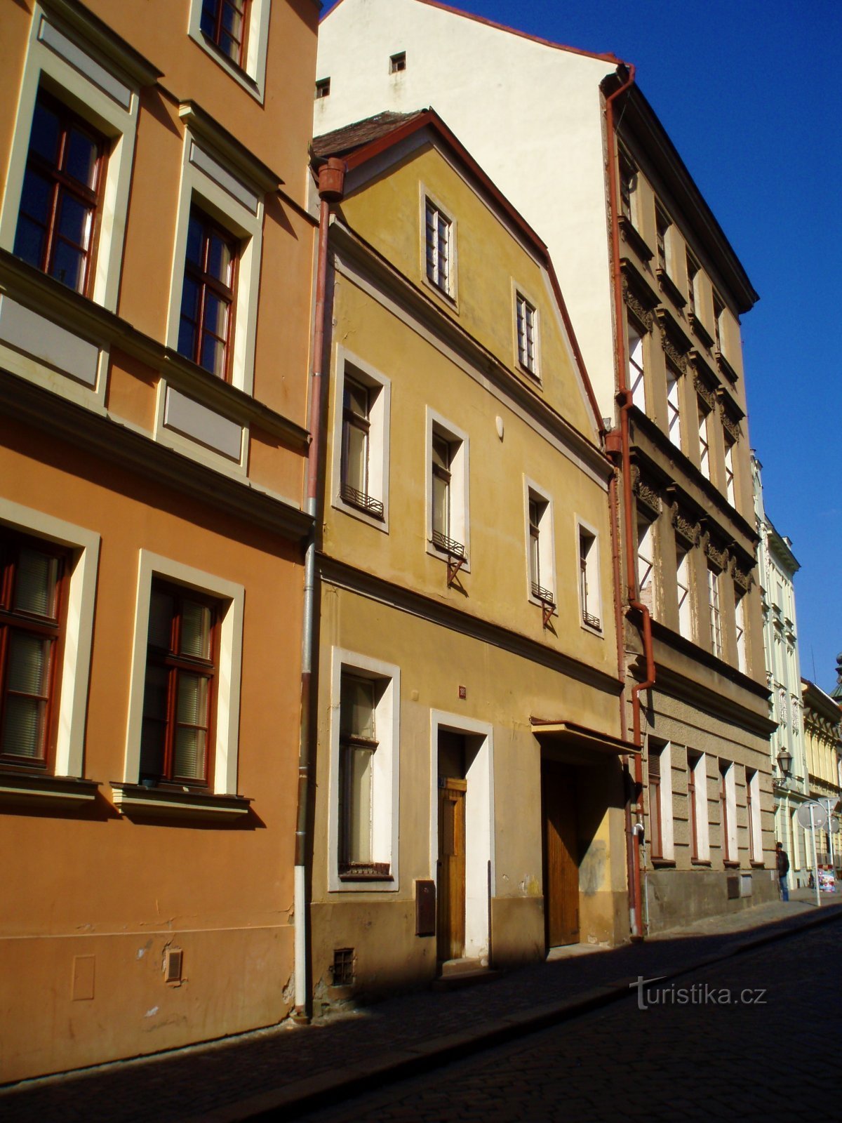 Tomkova čp. 185 (Hradec Králové, 16.4.2011)