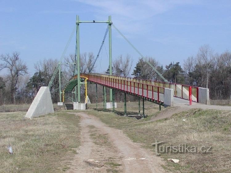 Toušen - footbridge over the Elbe