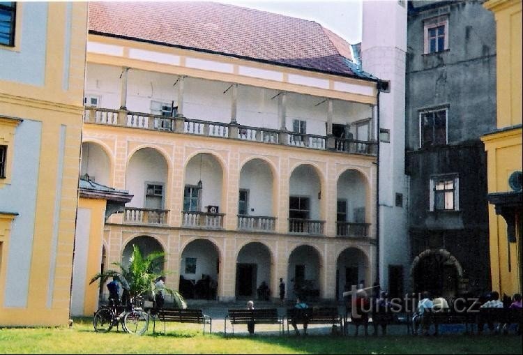 Tovačov: an interesting castle, in one of its parts - a miniature of the Vienna Opera House - se