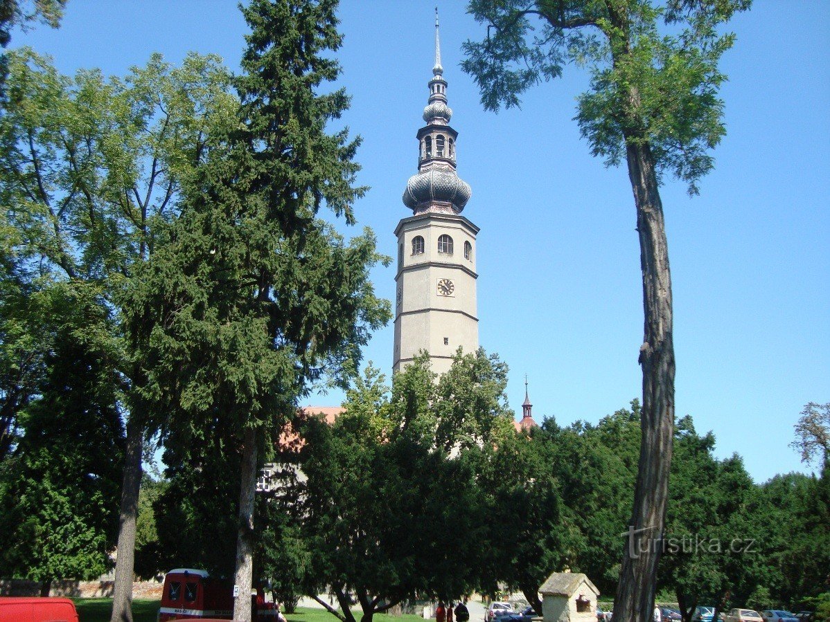 Tovačov-kasteel met toren Formosa-Spanila-Foto: Ulrych Mir.