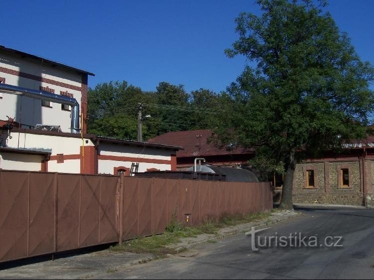 Fábrica: Edificios de fábrica en el pueblo.