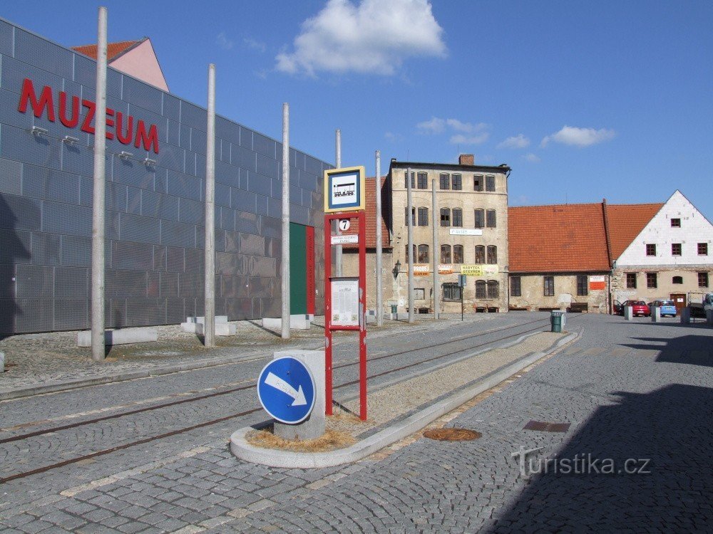 Parada de bonde em Žatec