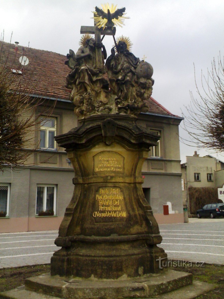 Třebechovice p/Orebem - nám. TGM - Třebechovice p/Orebem - nám. TGM - statue of you