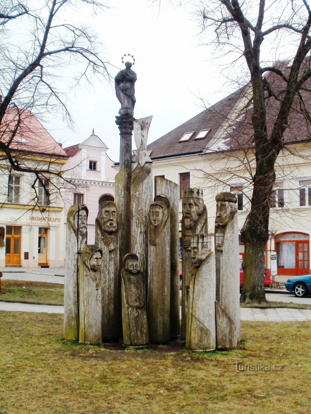 Třebechovice pod Oreb - fából készült betlehem a téren