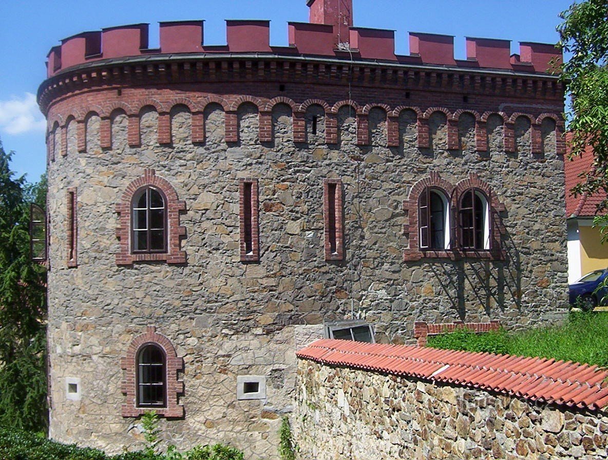 Třeboň - pháo đài giữa cổng Novohradská và Budějovice - Ảnh: Ulrych Mir.